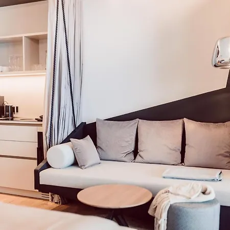 Joann & Aparthotel 4*