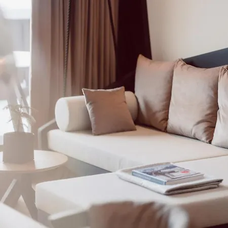 Joann & Aparthotel 4*